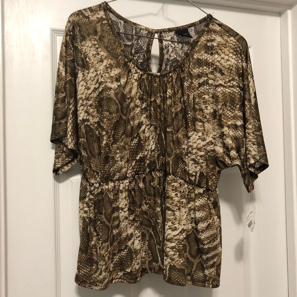 Women’s top new with tags